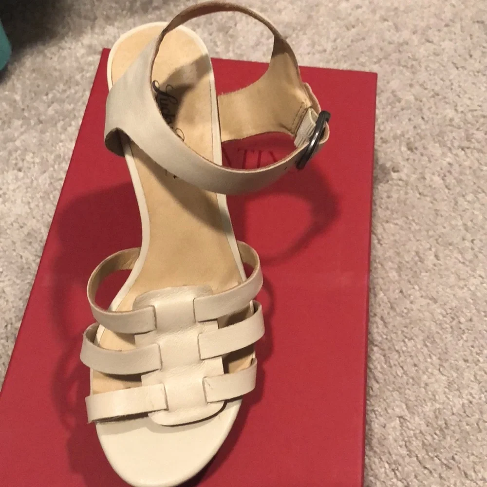 Sandals - Picture 2 of 9
